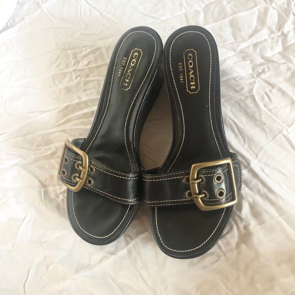 ADORABLE Y2K COACH WEDGES